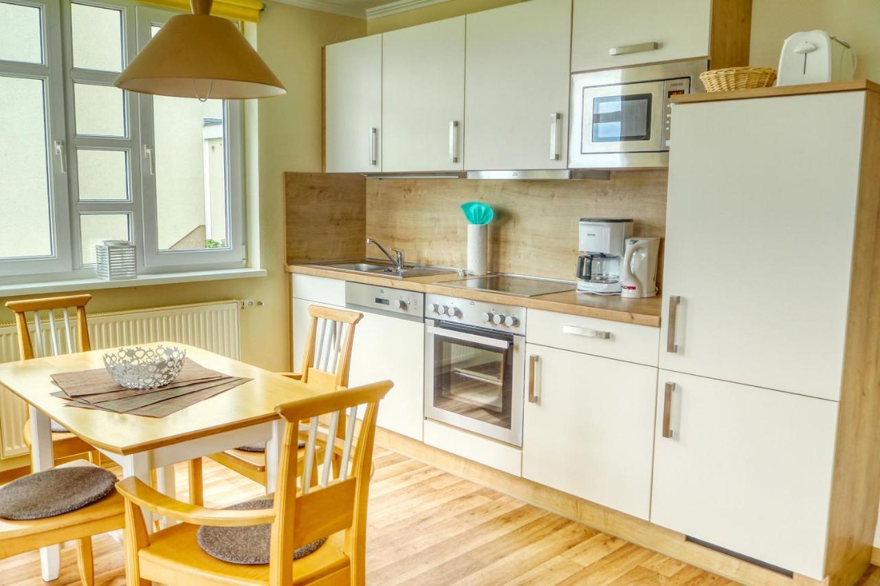 Mit Meerblick Und Balkon, Gratis Nutzung Vom Ahoi Erlebnisbad Und Sauna In Sellin - Meeresblick Fewo 35 Goehren  Εξωτερικό φωτογραφία